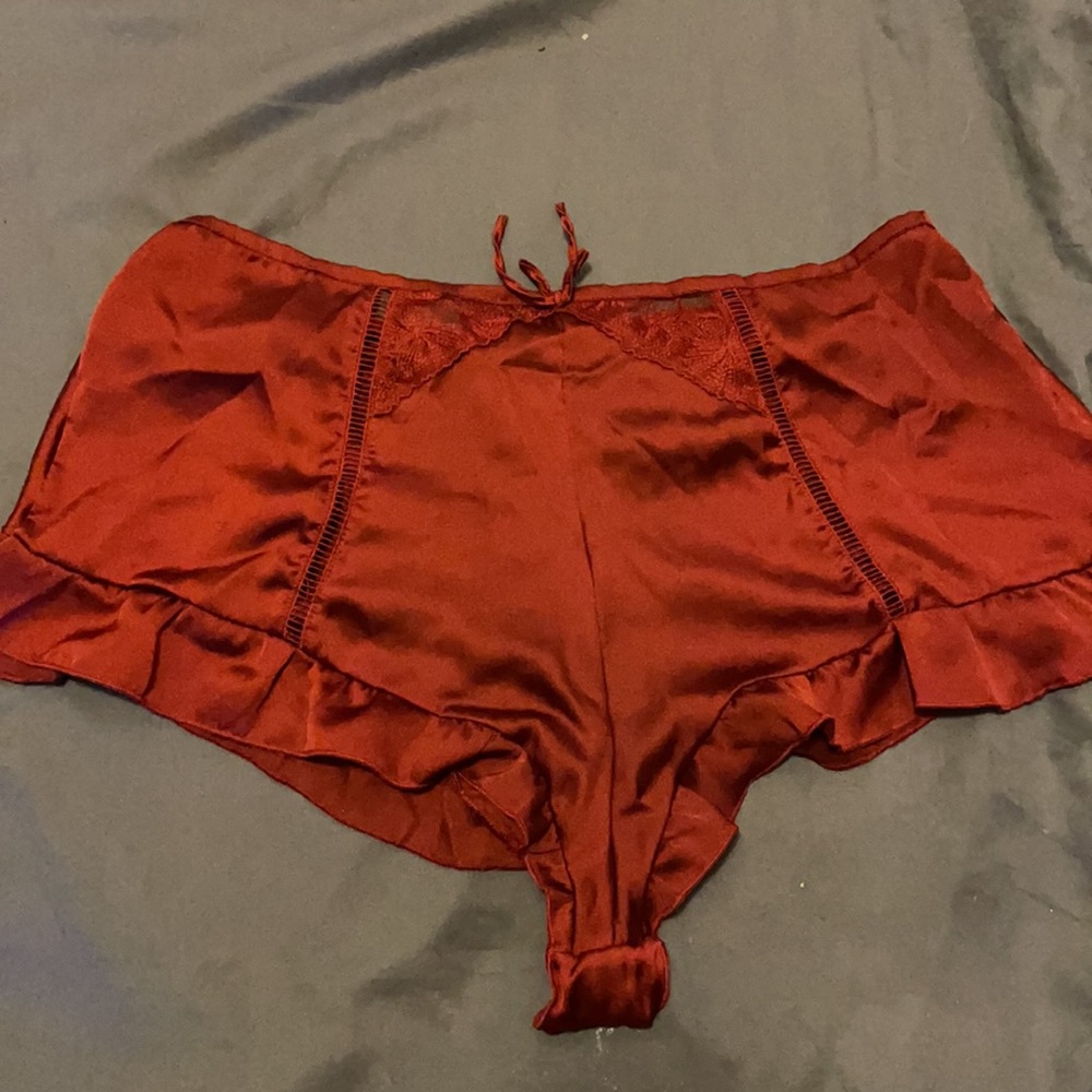 Shorts - Picture 2 of 5